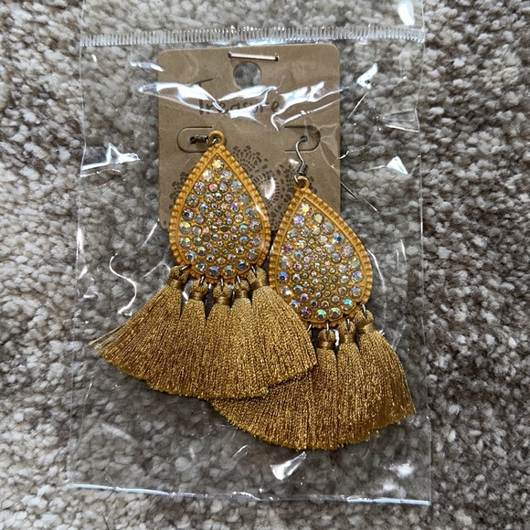 tear drop rhinestone with tassels mustard yellow earrings ⭐️ - Picture 2 of 3